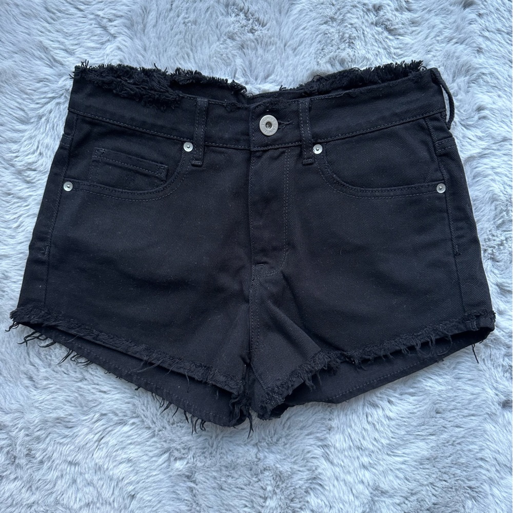 Bullhead Denim Co. NWOT High Rise Denim Short Black Size 5, 27W Juniors/Women’s